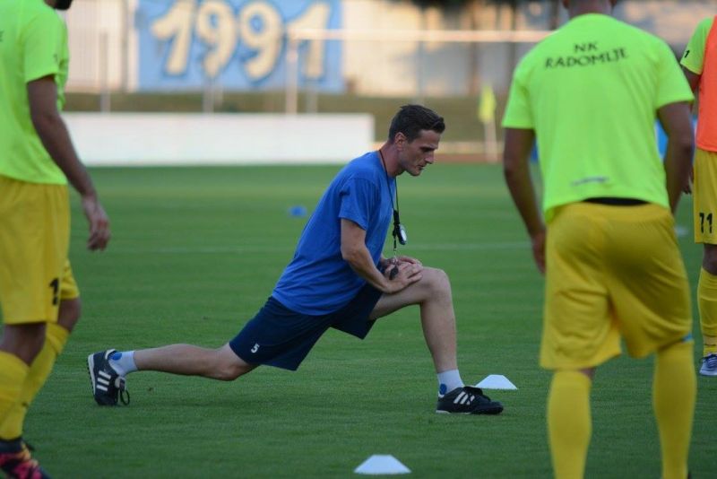 Gregor Mohar v vlogi pomočnika trenerja v Prvi ligi Telekom Slovenije
